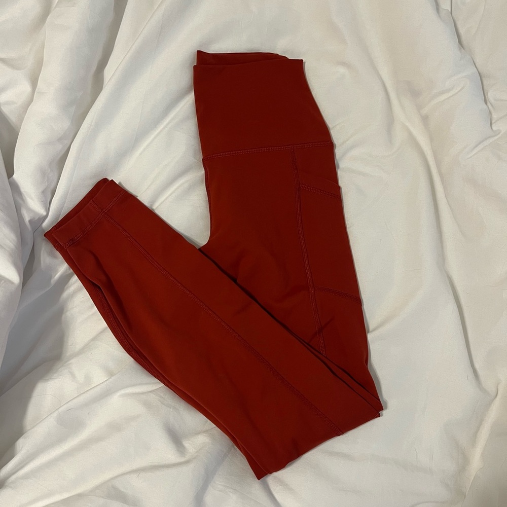 red pocket leggings!